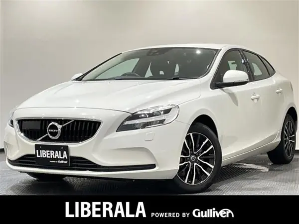 Volvo V40 T2 Kinetic BSM ACC Active High Beam ETC2.0 (Ice White) — 2019, 15,000km, for sale in Kenya