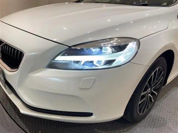 2019 Volvo V40 — photo 9 | Tuminion Kenya
