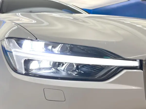2021 Volvo Xc60 — photo 9 | Tuminion Kenya