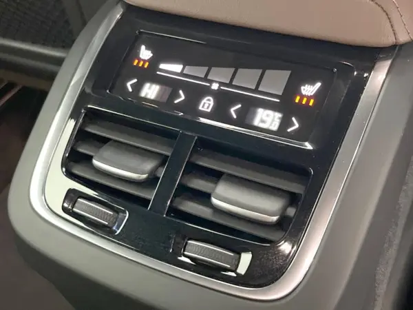 2021 Volvo Xc60 — photo 3 | Tuminion Kenya