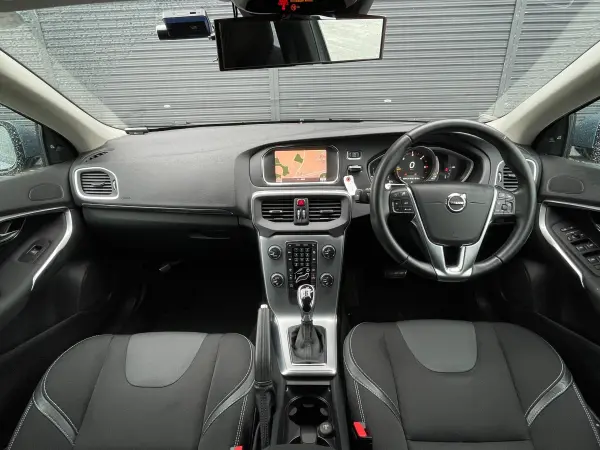 2018 Volvo V40 — photo 2 | Tuminion Kenya