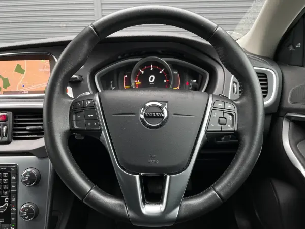 2018 Volvo V40 — photo 7 | Tuminion Kenya
