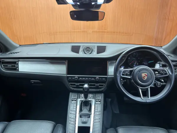2019 Porsche Macan — photo 2 | Tuminion Kenya
