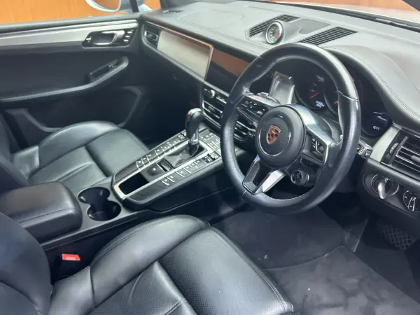 2019 Porsche Macan — photo 3 | Tuminion Kenya