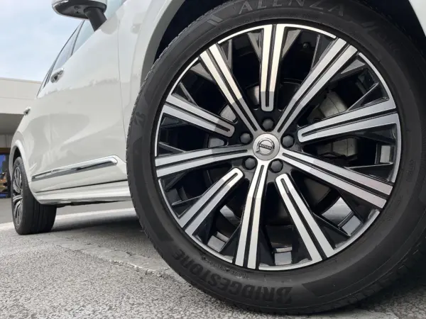 2021 Volvo Xc90 — photo 8 | Tuminion Kenya