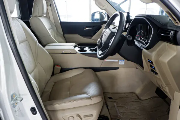 2024 Toyota Landrcuiser 300 — photo 9 | Tuminion Kenya