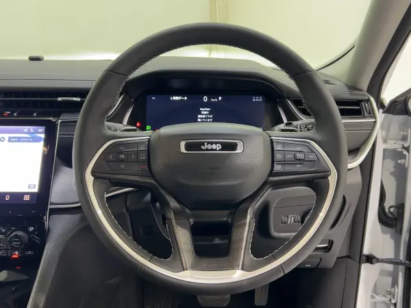 2023 Jeep Grand Cherokee — photo 3 | Tuminion Kenya