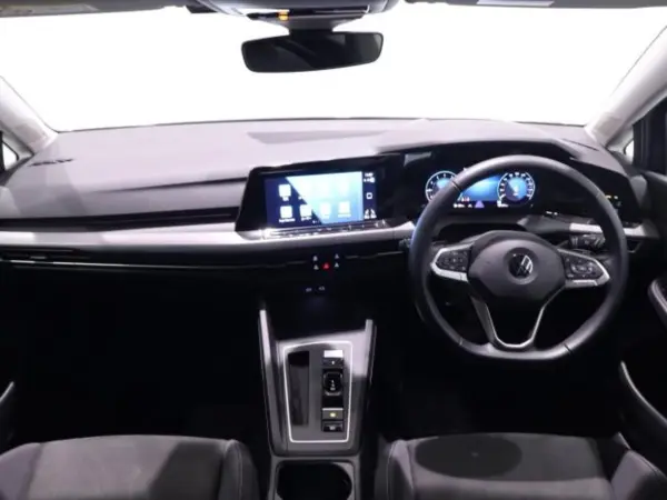 2021 Volkswagen Golf — photo 2 | Tuminion Kenya