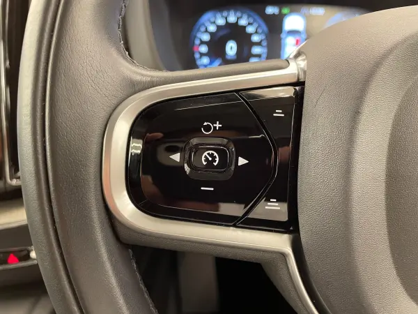 2019 Volvo Xc60 — photo 7 | Tuminion Kenya