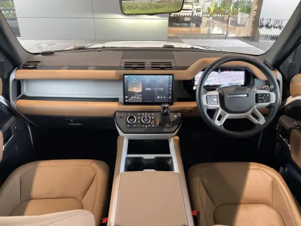 2025 Landrover Defender — photo 2 | Tuminion Kenya