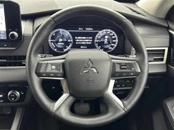 2022 Mitsubishi Outlander — photo 2 | Tuminion Kenya