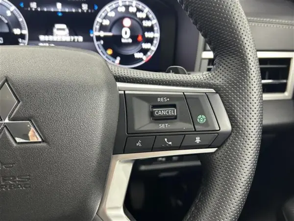2022 Mitsubishi Outlander — photo 7 | Tuminion Kenya