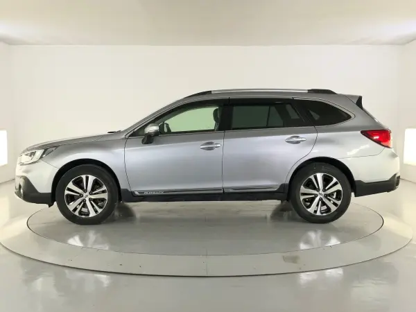 2021 Subaru Legacy Outback — photo 3 | Tuminion Kenya