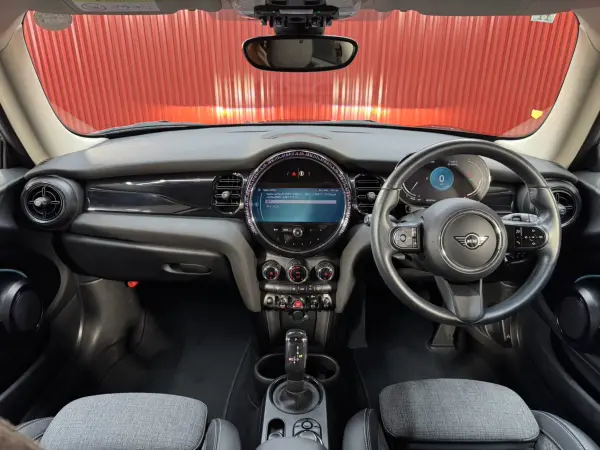 2021 Mini Cooper — photo 2 | Tuminion Kenya