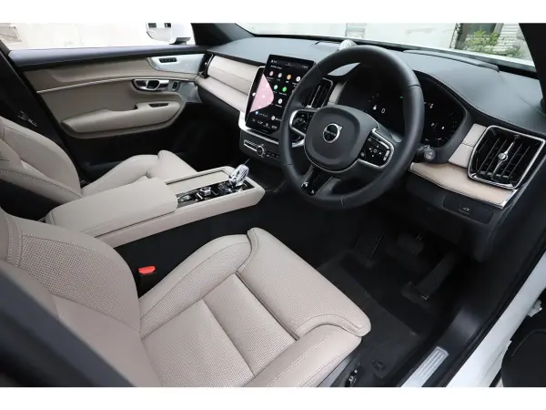 2025 Volvo Xc90 — photo 2 | Tuminion Kenya