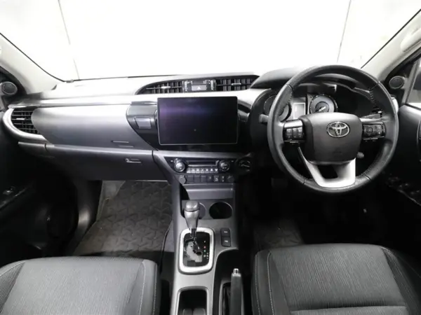2022 Toyota Hilux — photo 7 | Tuminion Kenya