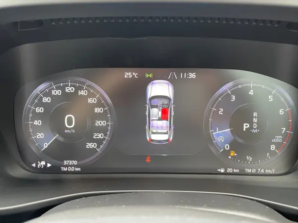2019 Volvo Xc40 — photo 7 | Tuminion Kenya