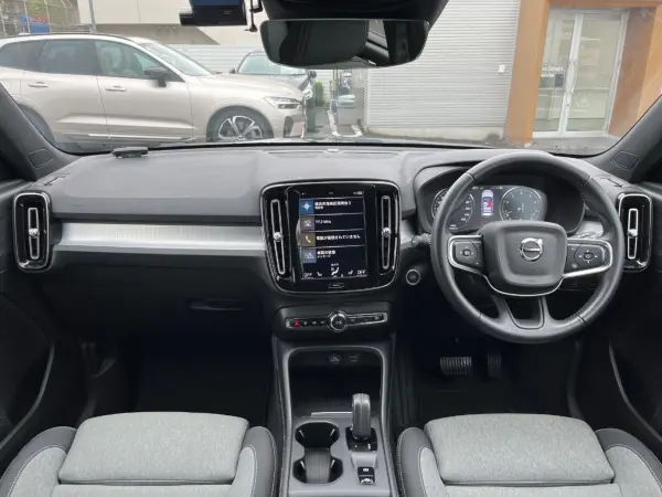 2021 Volvo Xc40 — photo 2 | Tuminion Kenya