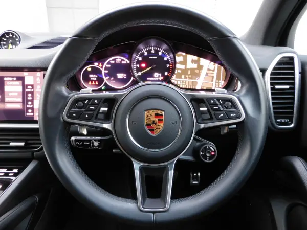 2021 Porsche Cayenne — photo 7 | Tuminion Kenya