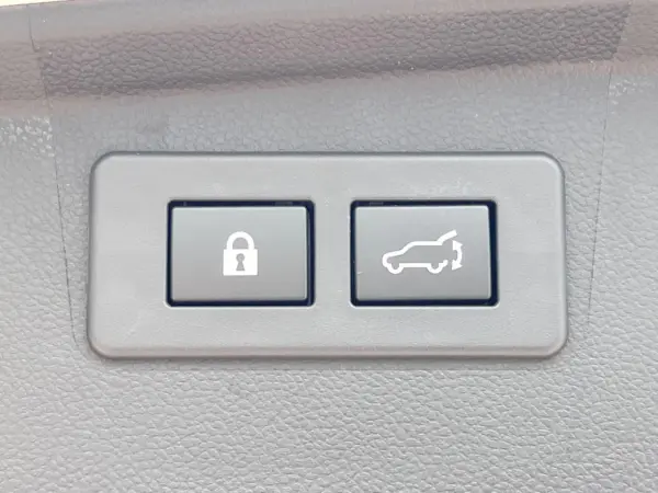 2022 Subaru Legacy Outback — photo 7 | Tuminion Kenya