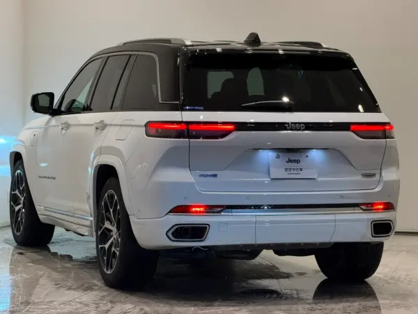 2024 Jeep Grand Cherokee — photo 2 | Tuminion Kenya
