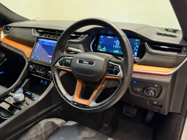 2024 Jeep Grand Cherokee — photo 3 | Tuminion Kenya