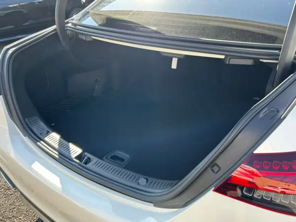 2021 Mercedes E Class — photo 8 | Tuminion Kenya