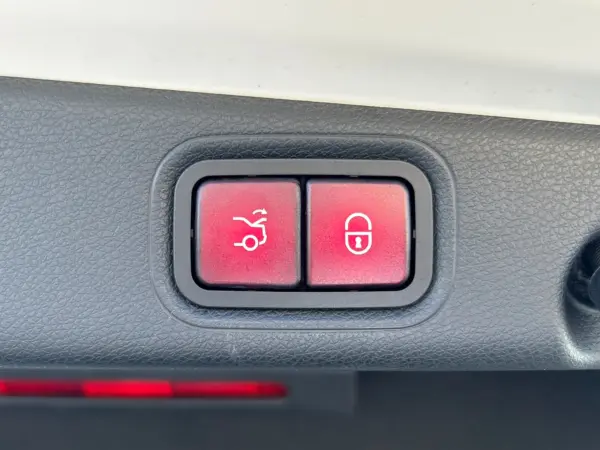 2021 Mercedes E Class — photo 9 | Tuminion Kenya