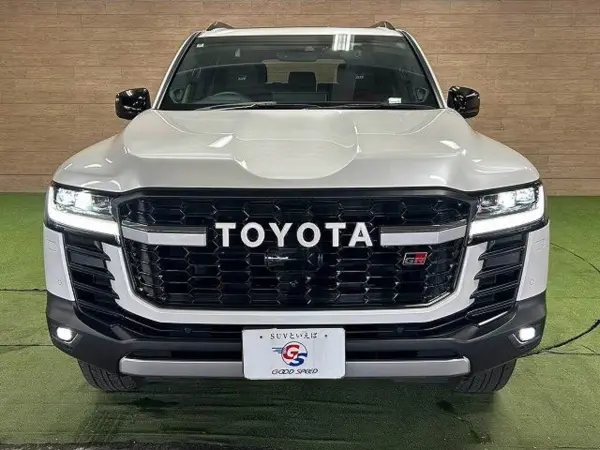2024 Toyota Landrcuiser 300 — photo 8 | Tuminion Kenya
