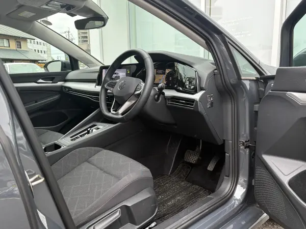 2023 Volkswagen Golf — photo 8 | Tuminion Kenya