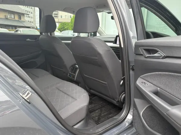 2023 Volkswagen Golf — photo 9 | Tuminion Kenya