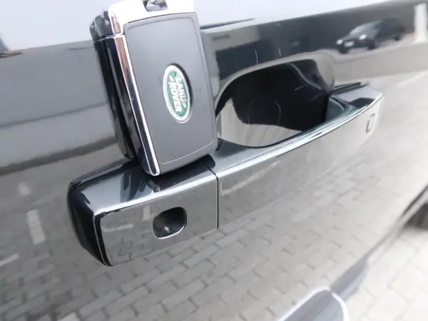2023 Landrover Defender — photo 8 | Tuminion Kenya