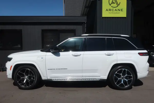 2023 Jeep Grand Cherokee — photo 3 | Tuminion Kenya