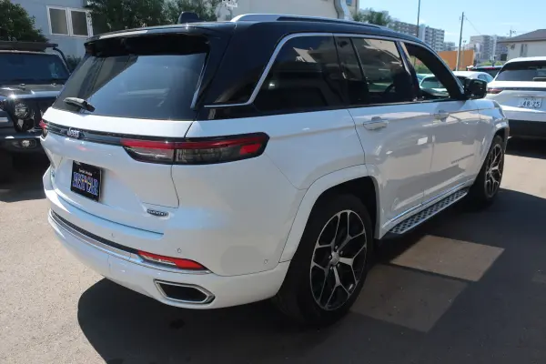 2023 Jeep Grand Cherokee — photo 7 | Tuminion Kenya