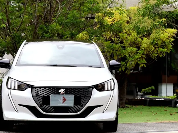 2021 Peugeot 208 — photo 3 | Tuminion Kenya