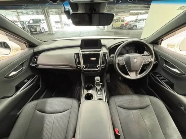 2019 Toyota Crown — photo 2 | Tuminion Kenya