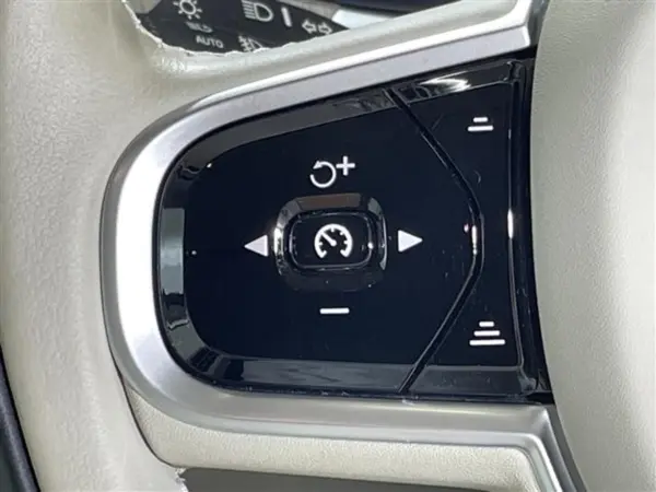 2021 Volvo Xc60 — photo 7 | Tuminion Kenya