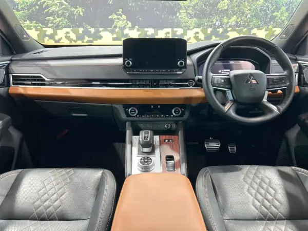 2022 Mitsubishi Outlander — photo 2 | Tuminion Kenya