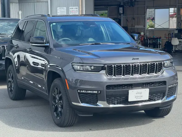 2025 Jeep Grand Cherokee — photo 3 | Tuminion Kenya
