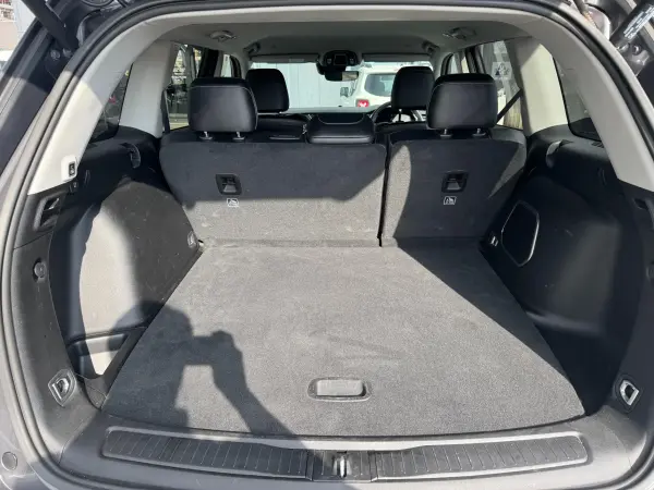 2025 Jeep Grand Cherokee — photo 7 | Tuminion Kenya
