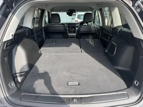 2025 Jeep Grand Cherokee — photo 8 | Tuminion Kenya
