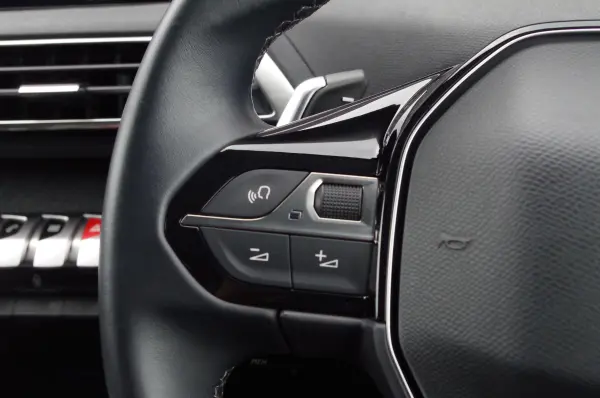 2019 Peugeot 3008 — photo 7 | Tuminion Kenya