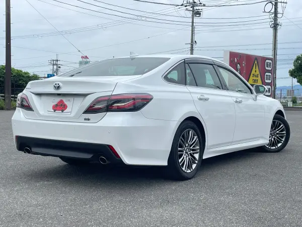 2021 Toyota Crown — photo 2 | Tuminion Kenya