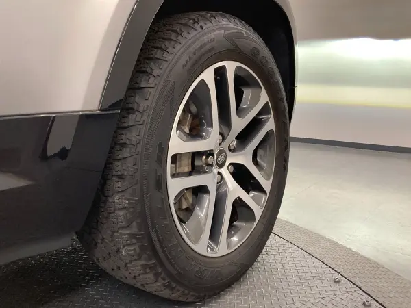 2023 Landrover Defender — photo 7 | Tuminion Kenya