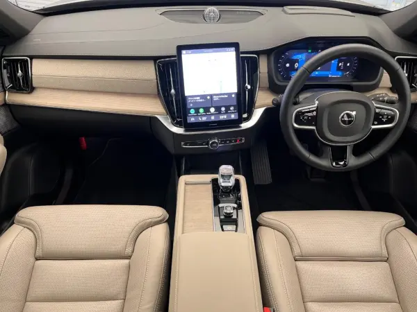 2025 Volvo Xc90 — photo 2 | Tuminion Kenya