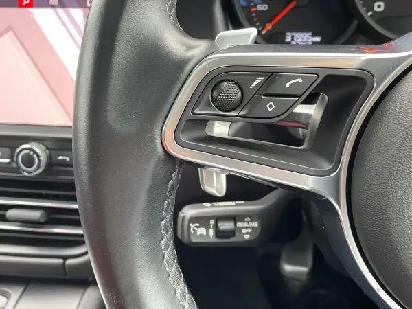 2021 Porsche Macan — photo 7 | Tuminion Kenya