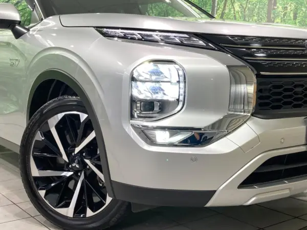 2022 Mitsubishi Outlander — photo 8 | Tuminion Kenya
