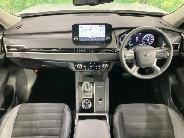 2022 Mitsubishi Outlander — photo 2 | Tuminion Kenya