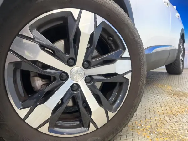 2022 Peugeot 3008 — photo 9 | Tuminion Kenya