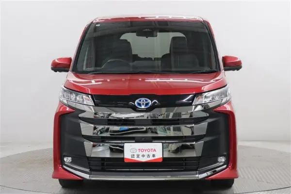 2022 Toyota Noah — photo 9 | Tuminion Kenya